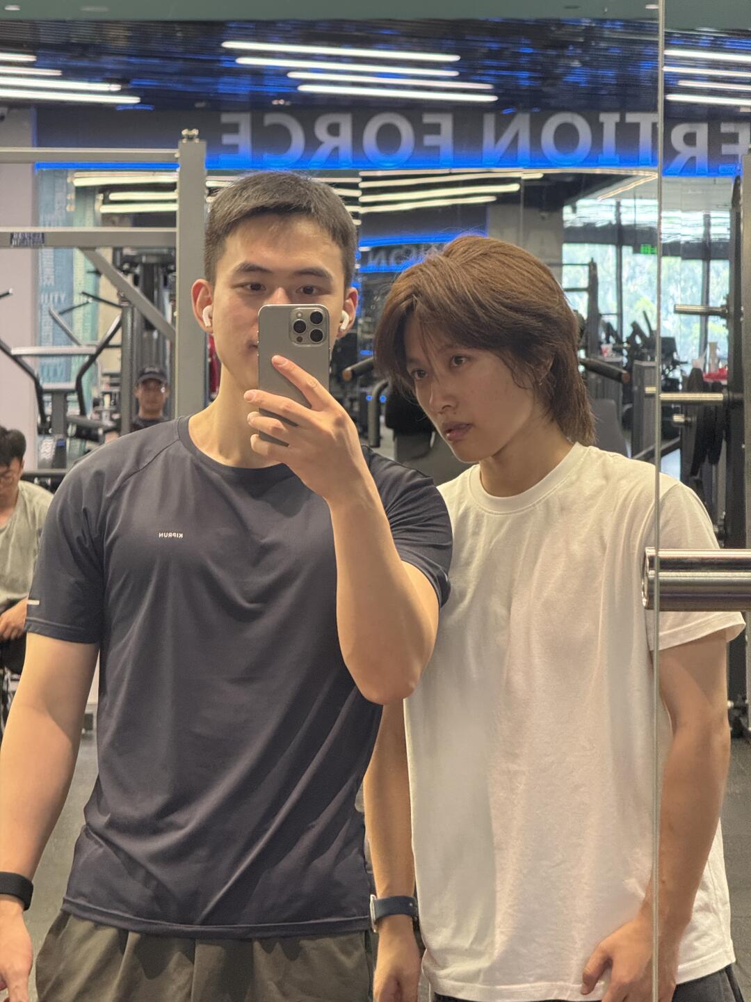 胸已经比发小的大啦