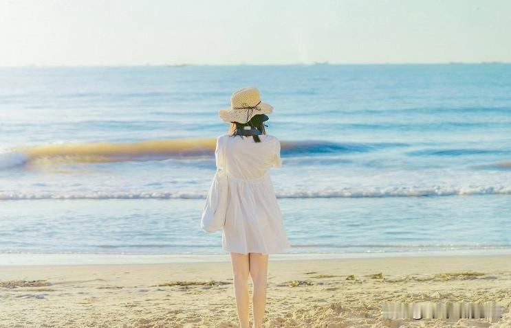 男人有了婚外情人，往往会有这几种表现：
1、手机不离手，回消息格外紧张；
2、频