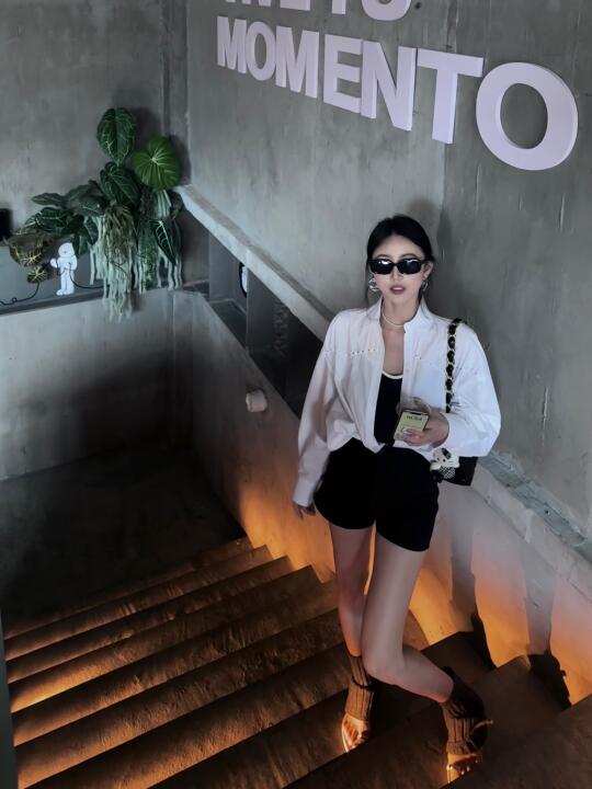 和朋友在一起才有好看照片发呀🖤