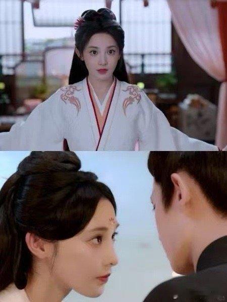 彭小苒这个亲脸动作太致命了！任嘉伦瞬间泛红的耳尖，两位把纯爱戏演出了顶级推拉感，