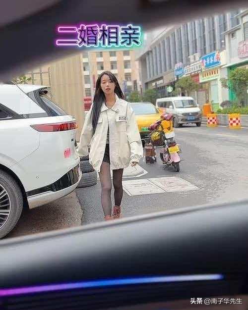 堂哥45了，在讨媳妇这方面还是那么刁钻，把家里的亲戚气完了。

他那孑然一身的生