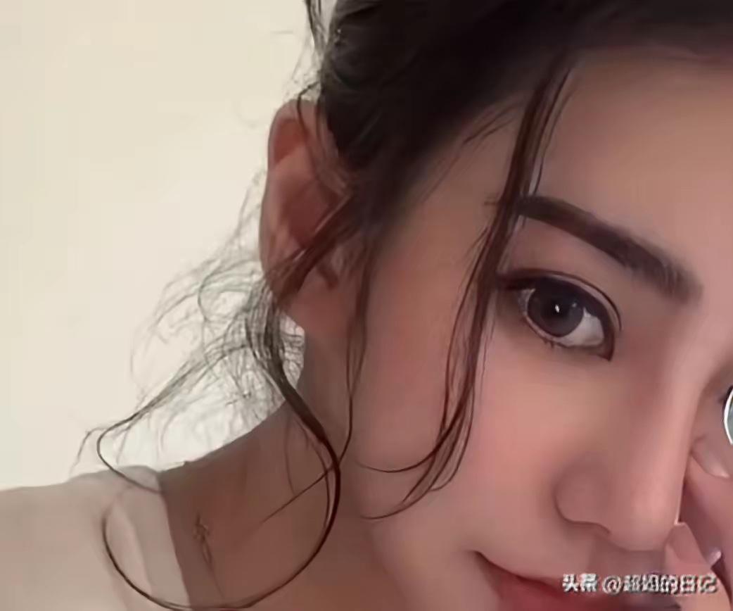 世界那么大，小梅现在已经习惯了，家庭和孩子，都要兼顾，她现在做到了，也有自己的妈