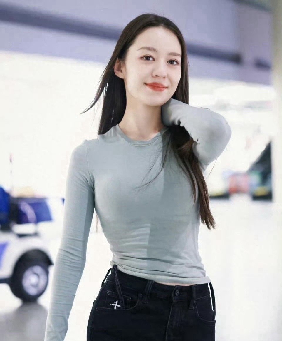吉娜真是行走的衣服架子 ​​​