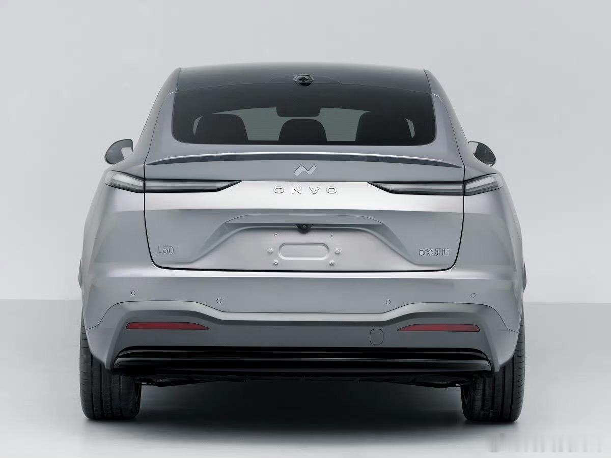 【乐道L60】的工信部信息来了，虽然是证件照，但这台车线条的设计走向和影棚里并无