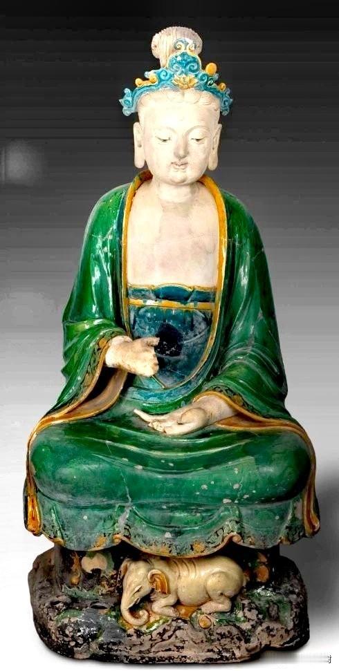 故宫这尊明三彩普贤，自带工匠“签名”，太珍贵！
河南禹州神垕镇烧制，匠人名姓、捐