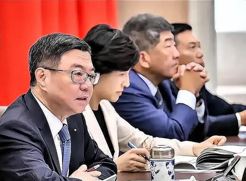 台当局这次修法把管控范围扩大到所有公务员甚至民代，表面理由是防范所谓“统战渗透”