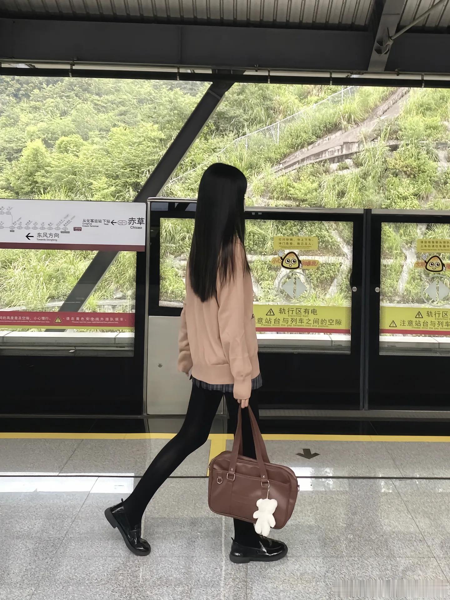 天冷穿厚黑丝，游历山水间～ ​​​