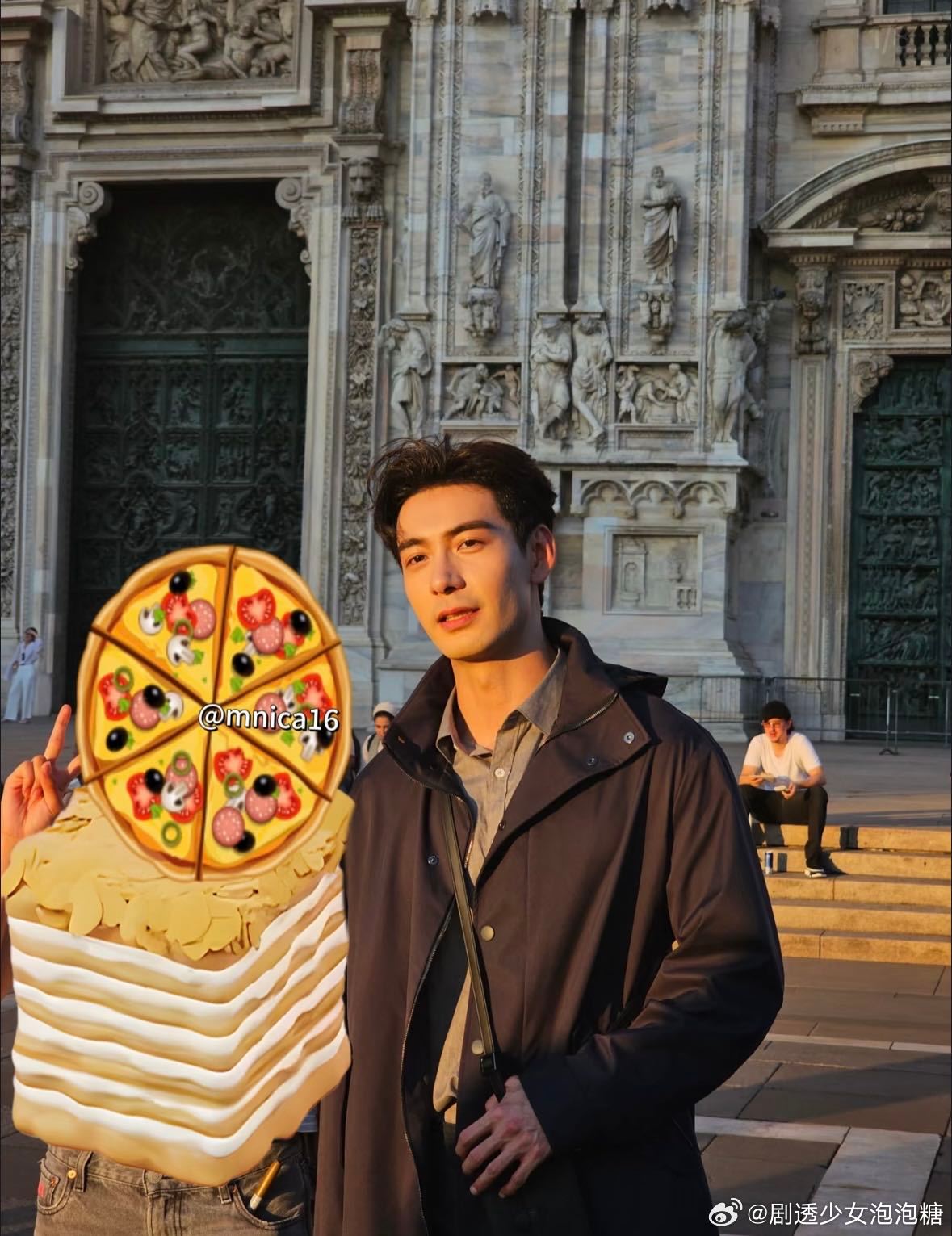 陈星旭 都不白来陈星旭我们五个人一点也不拥挤 谁懂啊！米兰街头的陈星旭热情又贴心