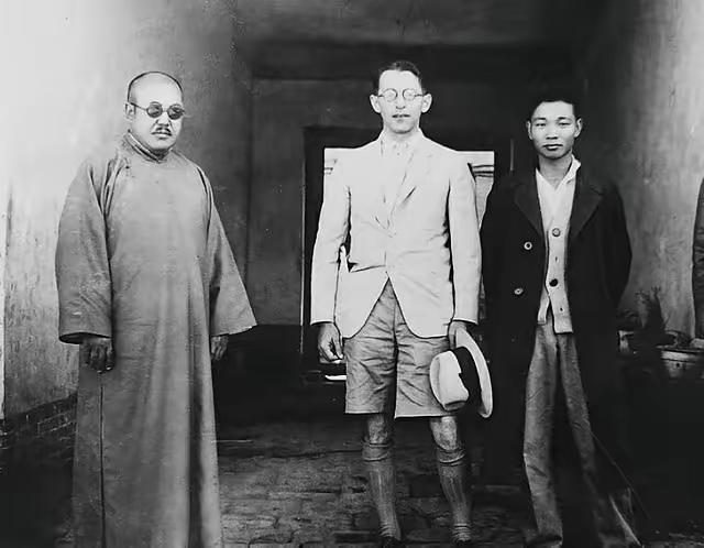 1940年，马鸿逵得知儿媳瞿亚明和司机以及丫环爱丽一起出逃后，勃然大怒道：“我就