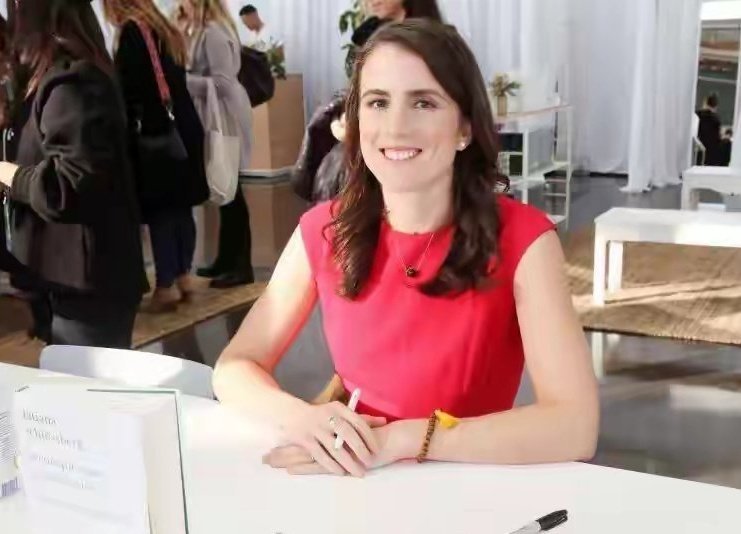 12月30日，美国前总统约翰·肯尼迪的外孙女塔蒂亚娜·施洛斯伯格去世，年仅35岁