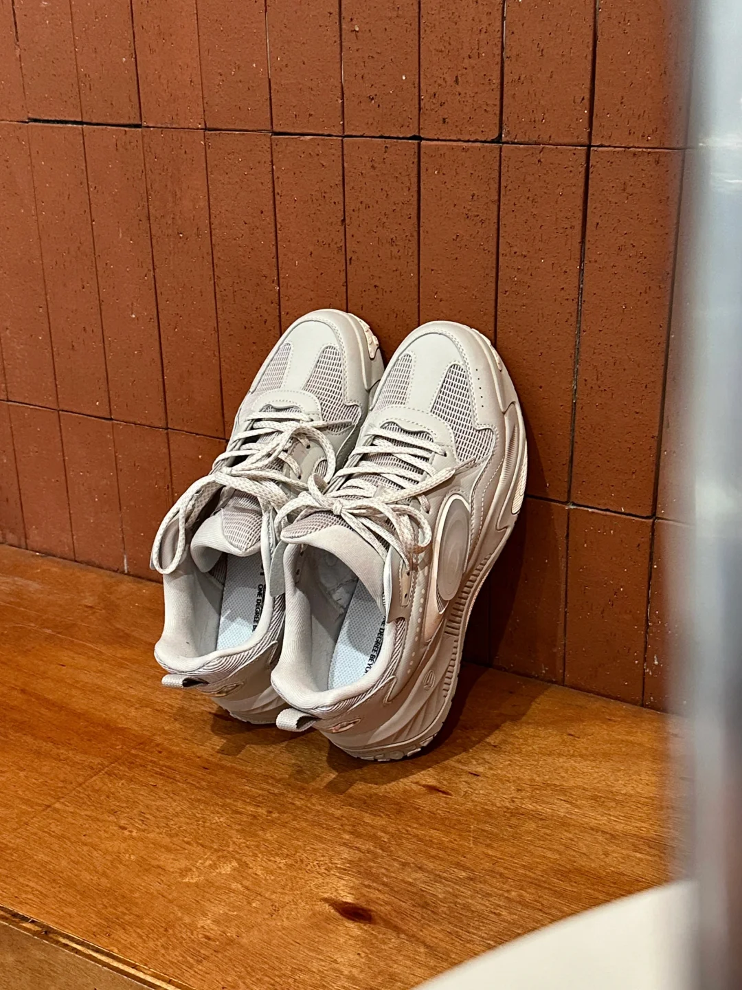 找了很久的水泥灰板鞋