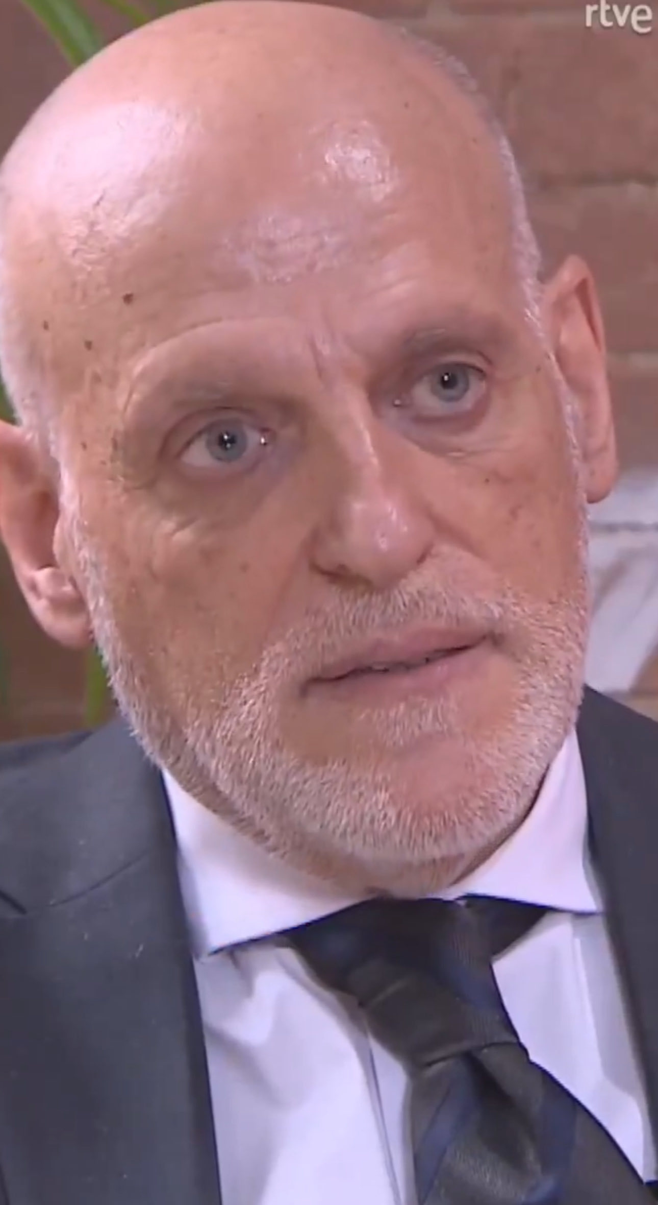 🚨🚨特瓦斯否认曾批准巴萨签下梅西：错误。西甲联赛并未给予任何批准，这一过程也