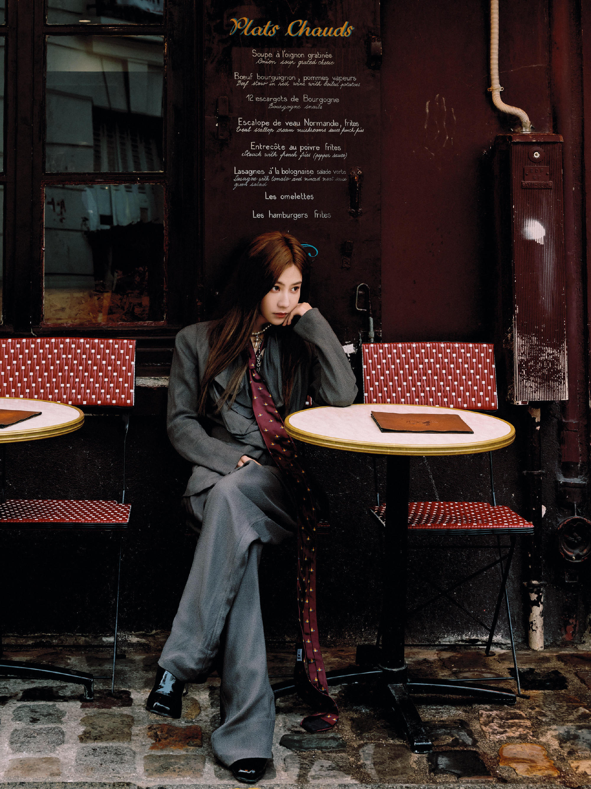 袁一琦身穿西太后亮相巴黎时装周袁一琦巴黎时装周