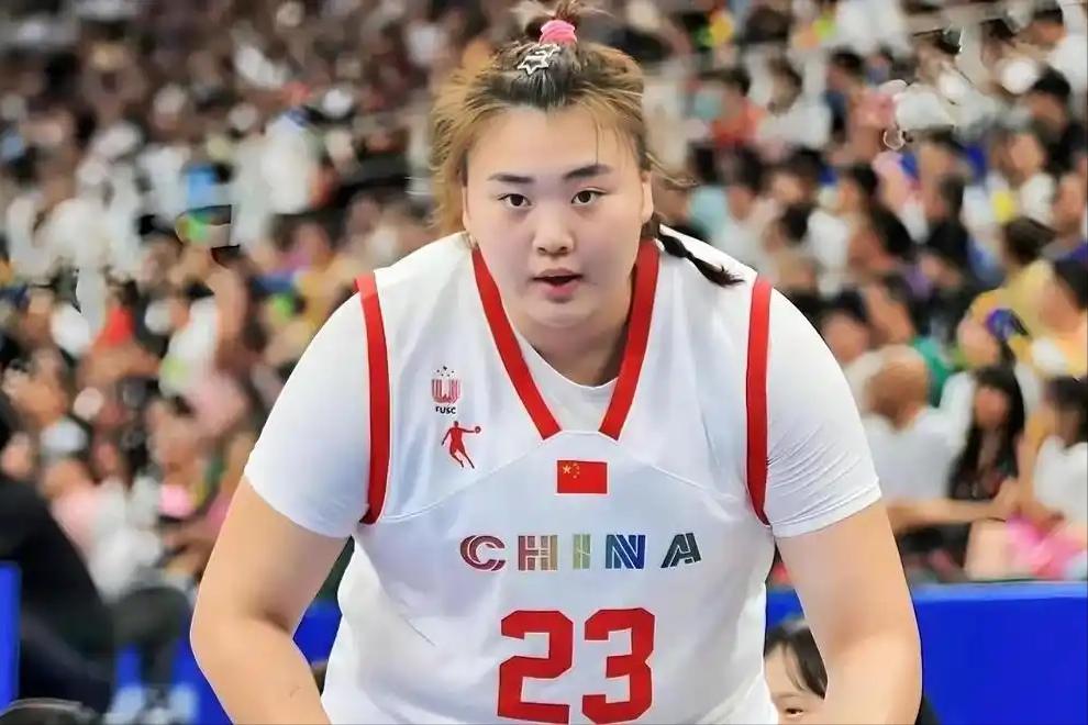 说点高兴的！世界大学生运动会上中国大学生女篮首战大胜，刘禹彤闪耀赛场。

中国女