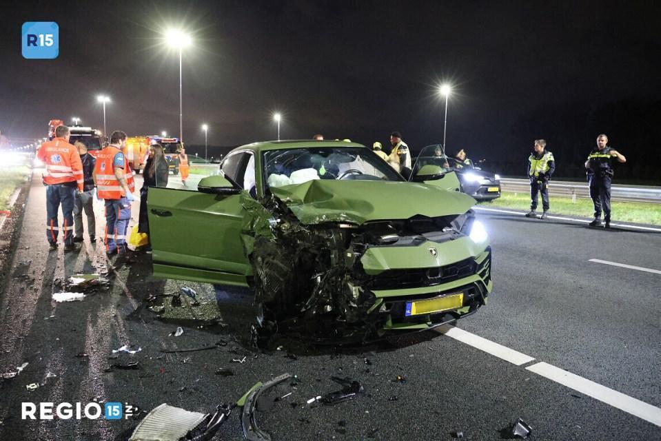 前尤文图斯球员埃利亚遭遇严重车祸

38岁的埃利亚在荷兰高速公路上与两车相撞，他
