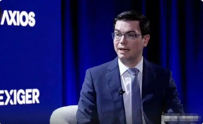 一边给中国科技企业贴“合法目标”标签，一边让中情局一把手悄悄飞莫斯科？9月8日华