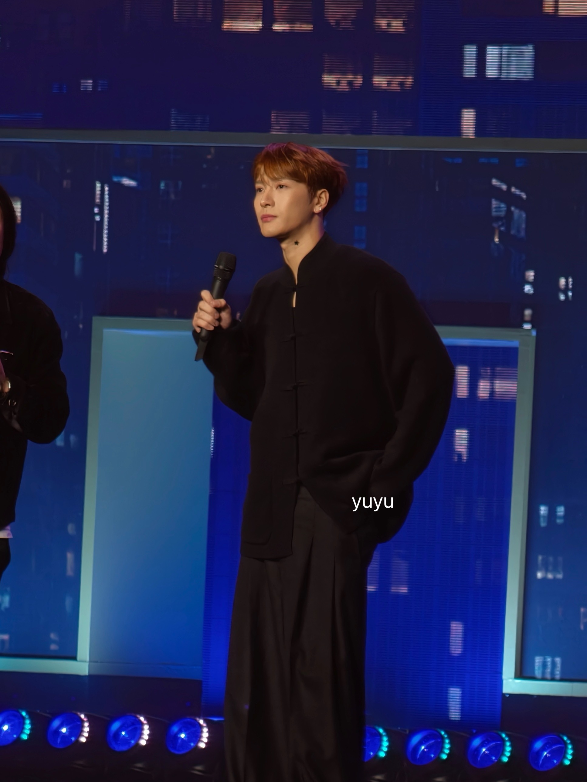 老公帅的好恐怖 还是顺毛嘉好乖啊😭王嘉尔