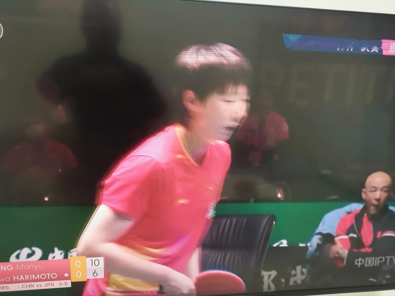 混合团体今晚决赛。
①：孙颖莎和王楚钦组成莎头组合以压倒式代势，3：0战胜日本的