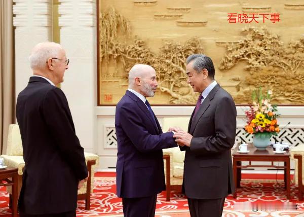 美国还是有清醒一点的人！近日，美媒指出，美国的对华战略必须改变！如果开始热衷于将