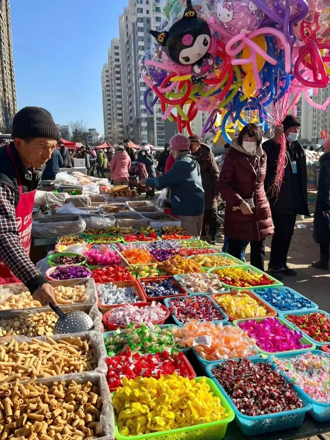 一代人有一代人的年货要打 马上就要过年了，这时候各家各户也要准备起自己的年货，0