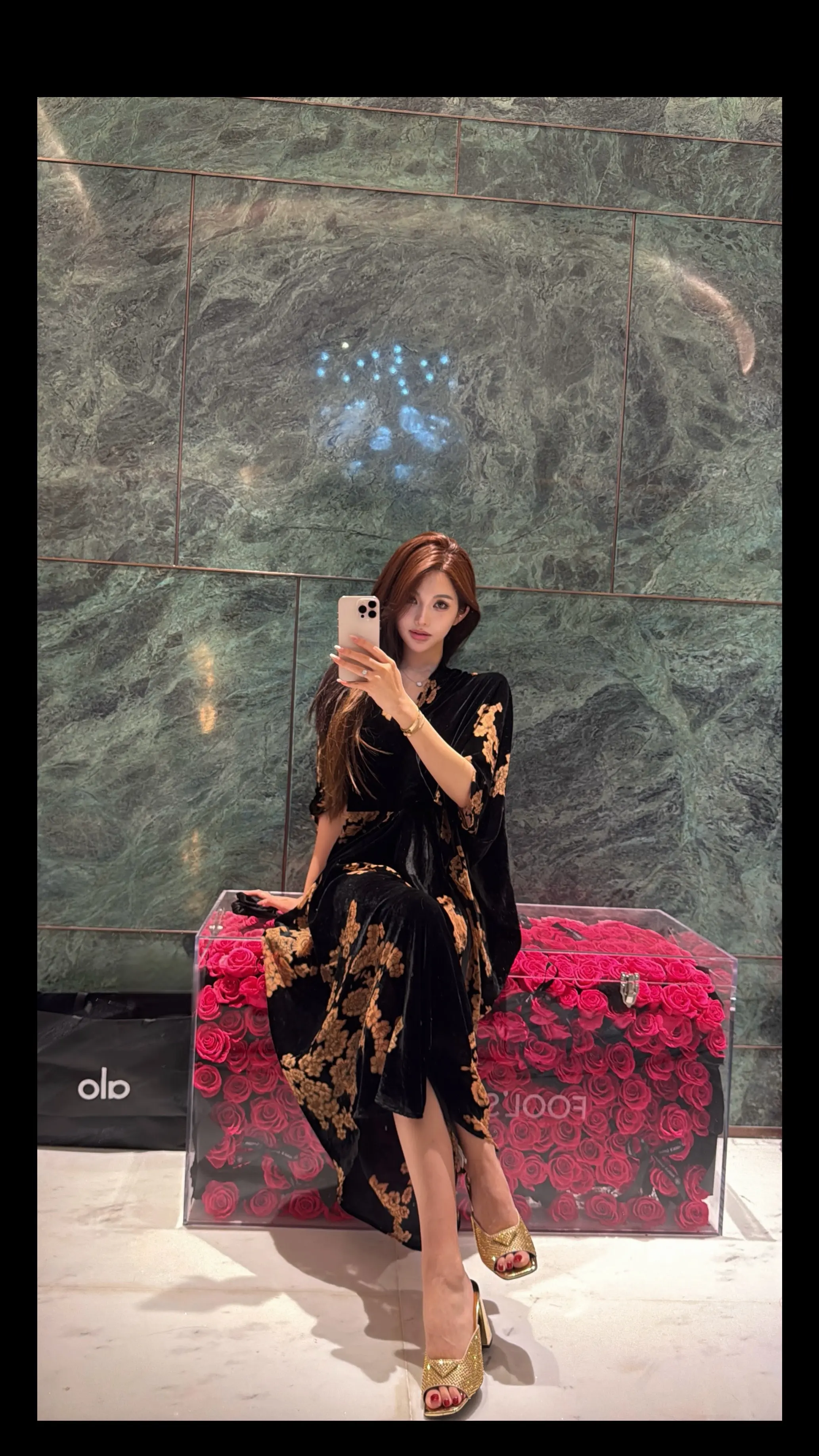 原来我们这种叽叽喳喳臭美撒娇话唠的烦人精叫做花孔雀