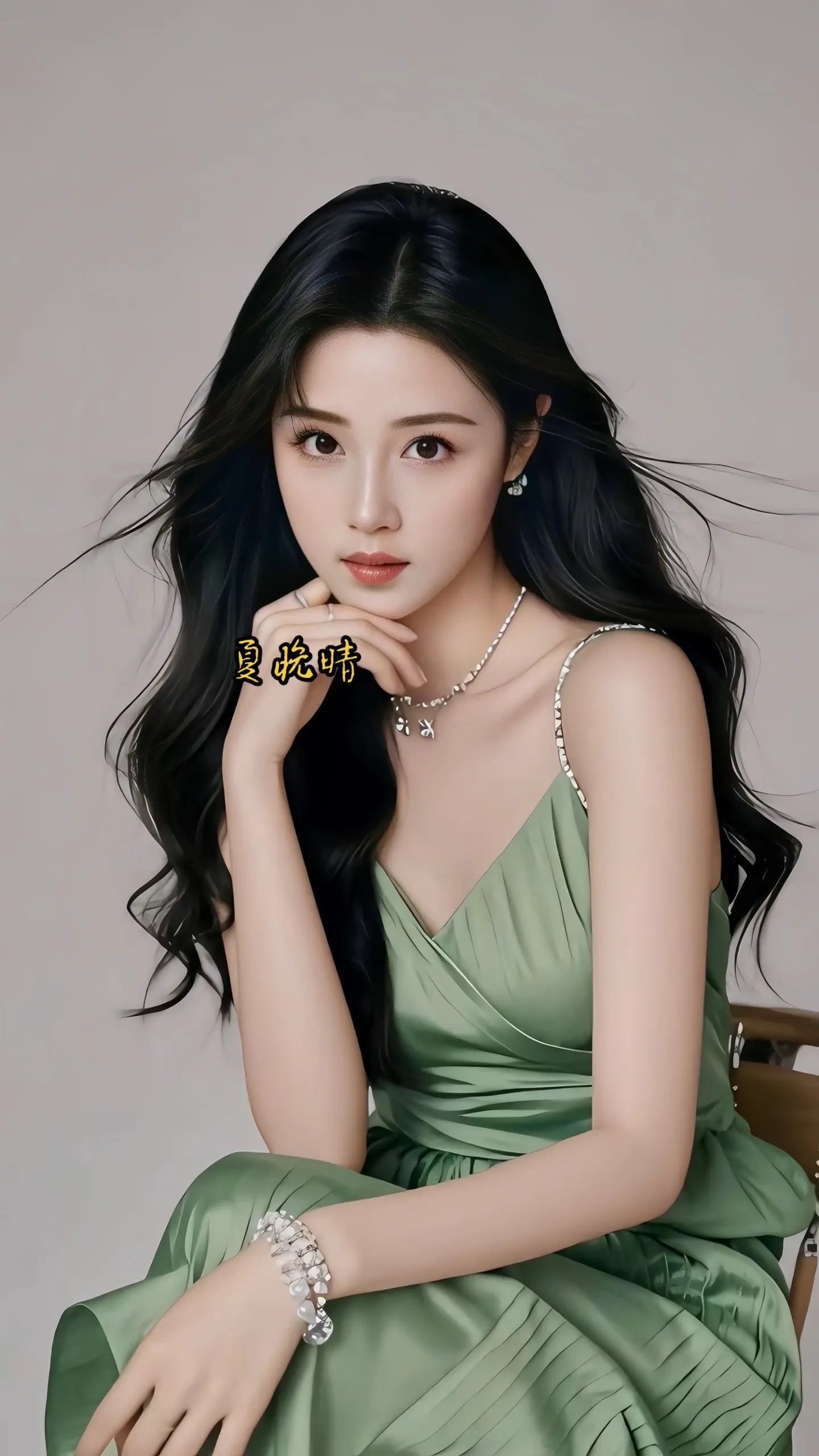 女人一旦过了20岁，就不要打扮的像小姑娘那样了