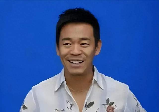被问及为何至今未婚，58岁孙浩坦言：与其结婚，我宁愿去背沙袋