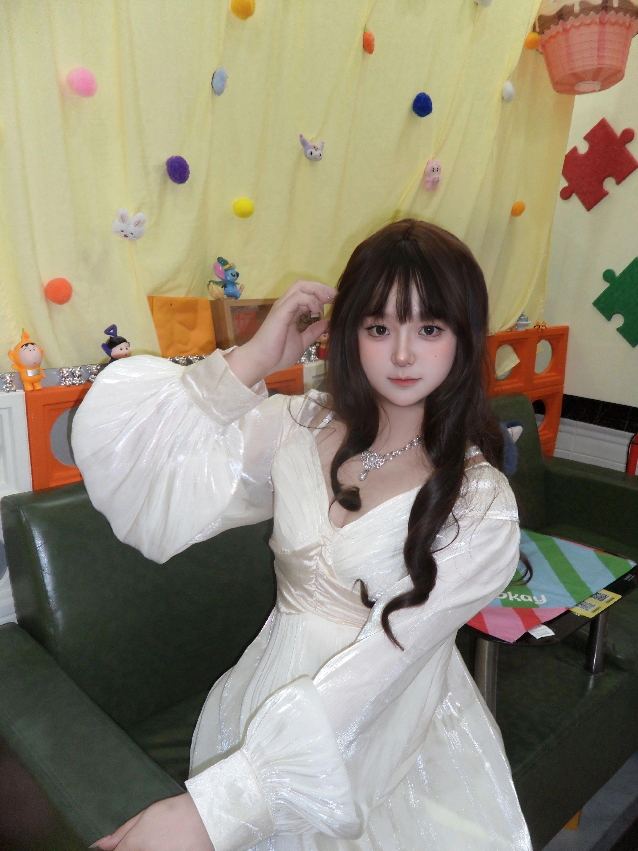 请问你现在那边是几点