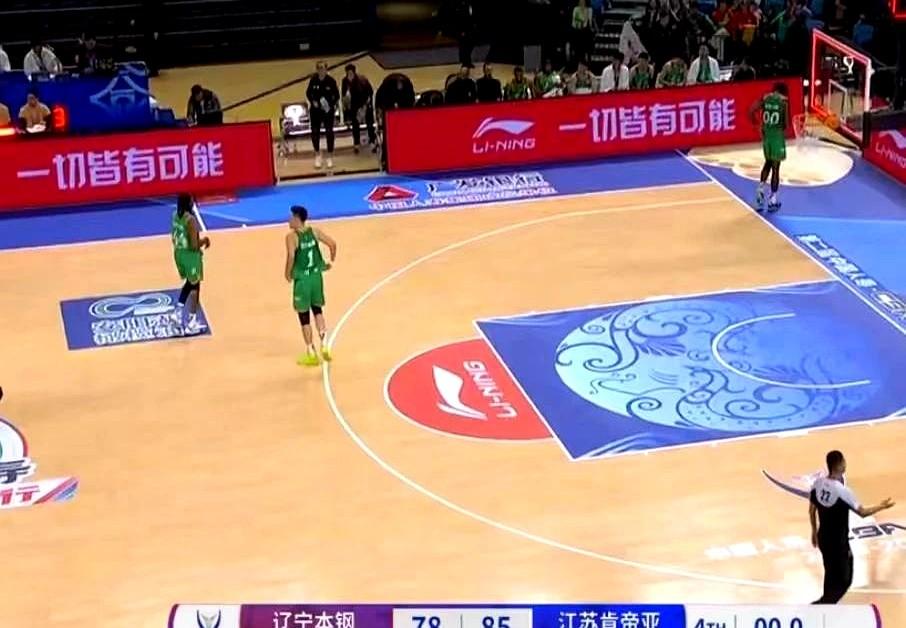 大爆冷！辽宁真的输了，最终比分辽宁78:85江苏。这场比赛江苏队以7分优势战胜辽