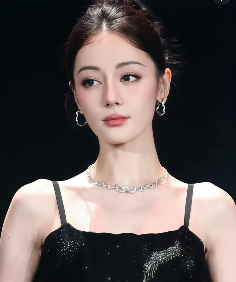 周深给迪丽热巴唱了三首ost周深迪丽热巴三搭 周深的声音配上热巴的角色，确实有化