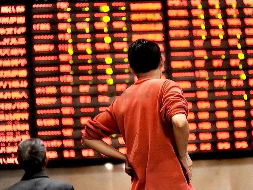 突发！12月23日午盘大分化：创业板逆势上涨，锂电池掀涨停潮，3300股却在跌？