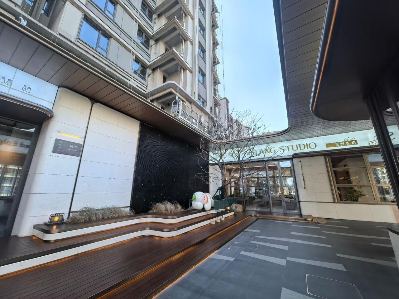 从招保万金到碧万恒融，再到招保中华：地产三迭代，一个时代落幕
 
中国房地产的江