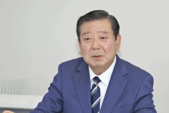#67岁日本市长上吊身亡#【刚当选数月，日本一市长突然身亡于排水渠内 警方：初步