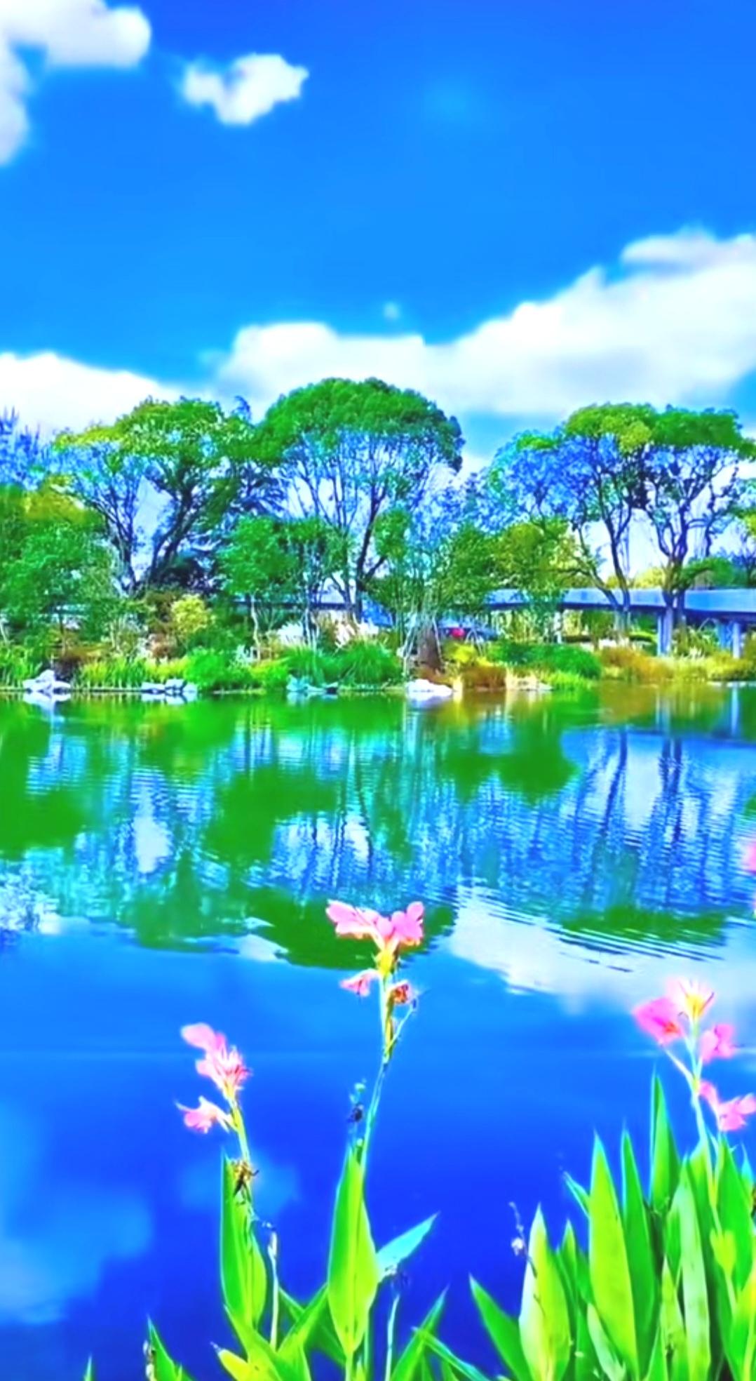 美国会从卡塔尔军事基地撤军吗？
美国从卡塔尔军事基地撤写的可能性不大。卡塔尔虽然