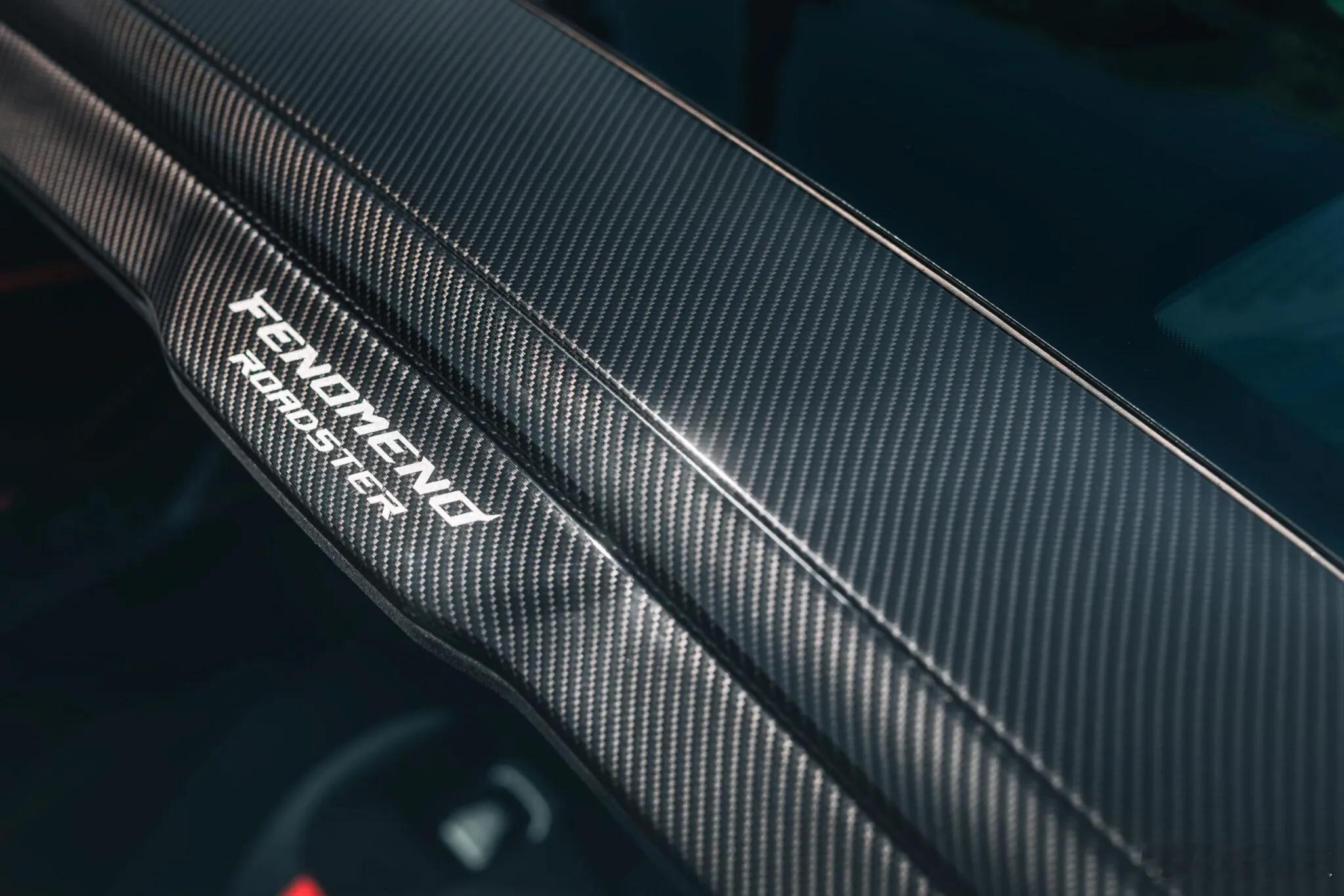 名车志壁纸 【兰博基尼发布 Fenomeno Roadster：史上最强敞篷】为