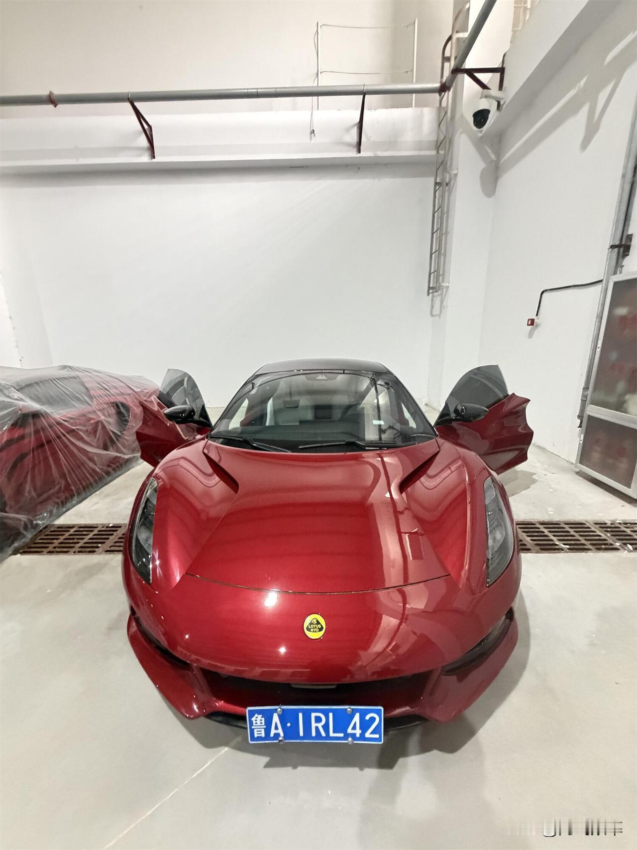 玩车大佬无名龙的布加迪和帕加尼近况曝光。