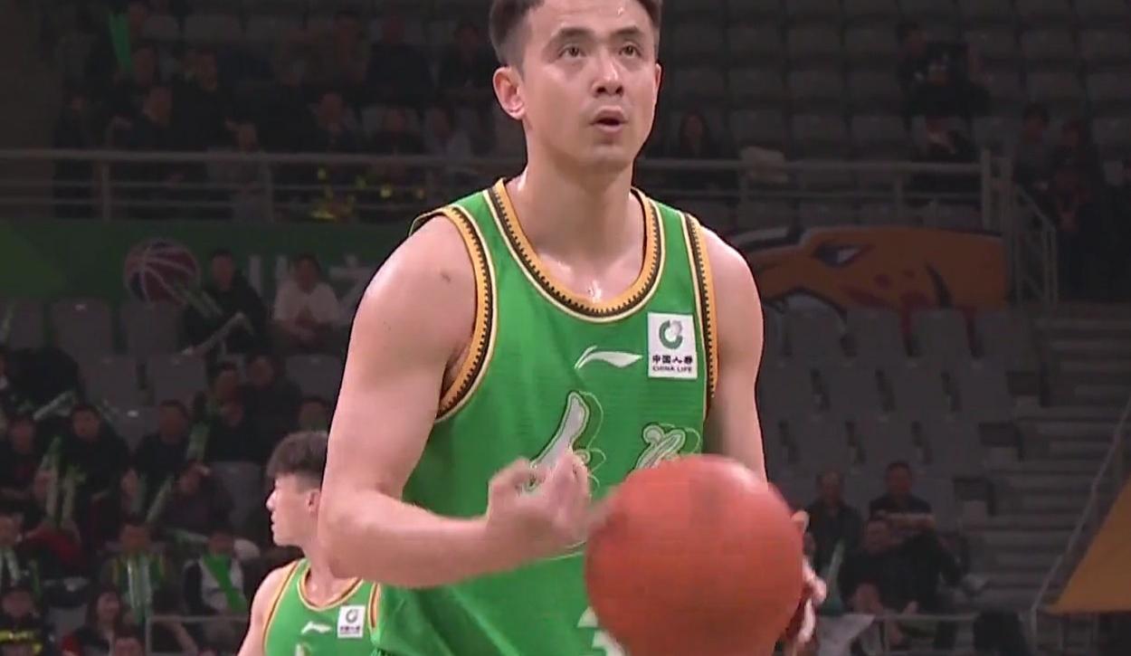 辽宁本钢末节大火收汁，逆转南京天之蓝，谁是赢球最大功臣，谁是卧底？

第一：布罗