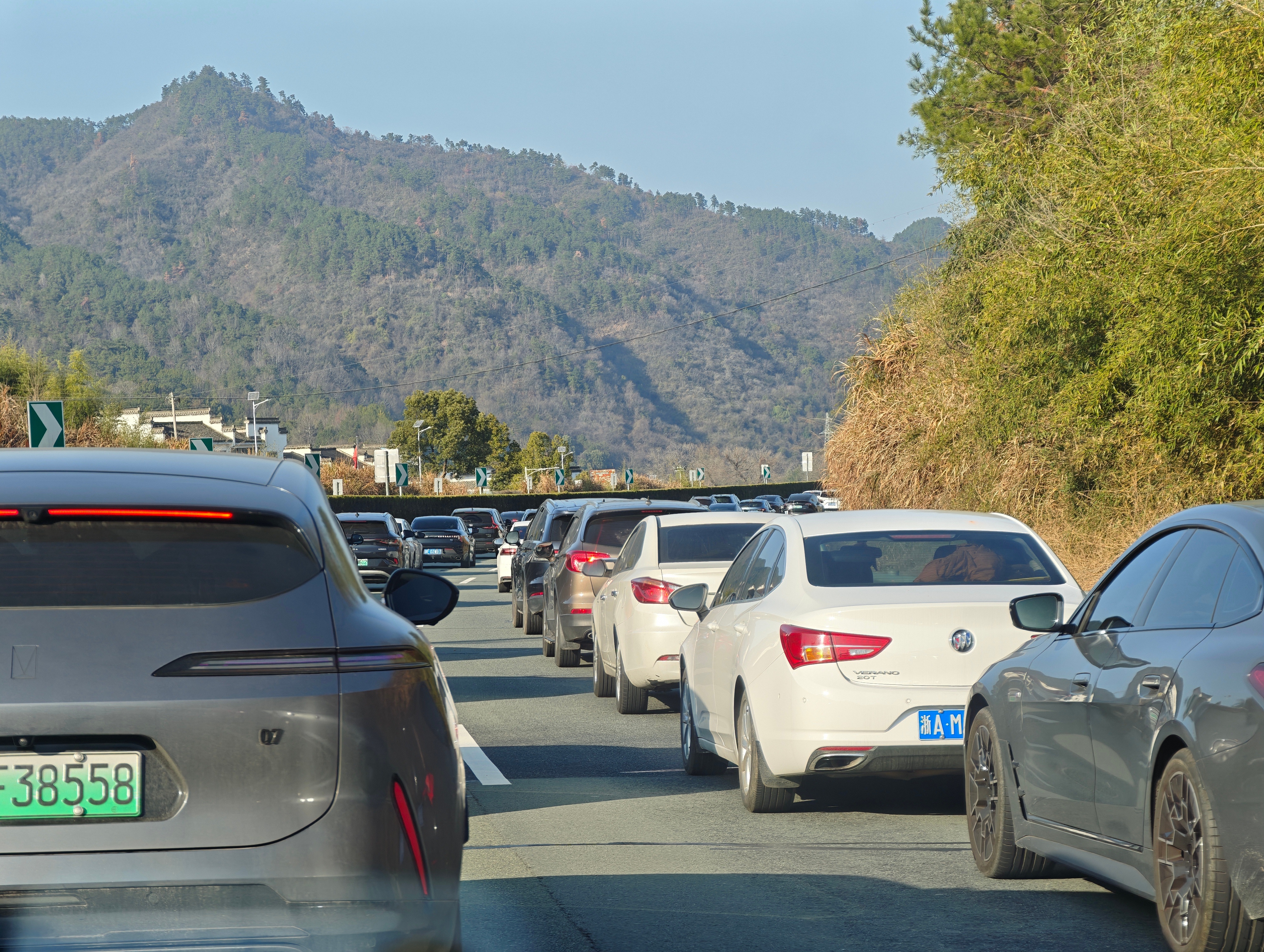 节日里果然到哪儿都是堵～ 