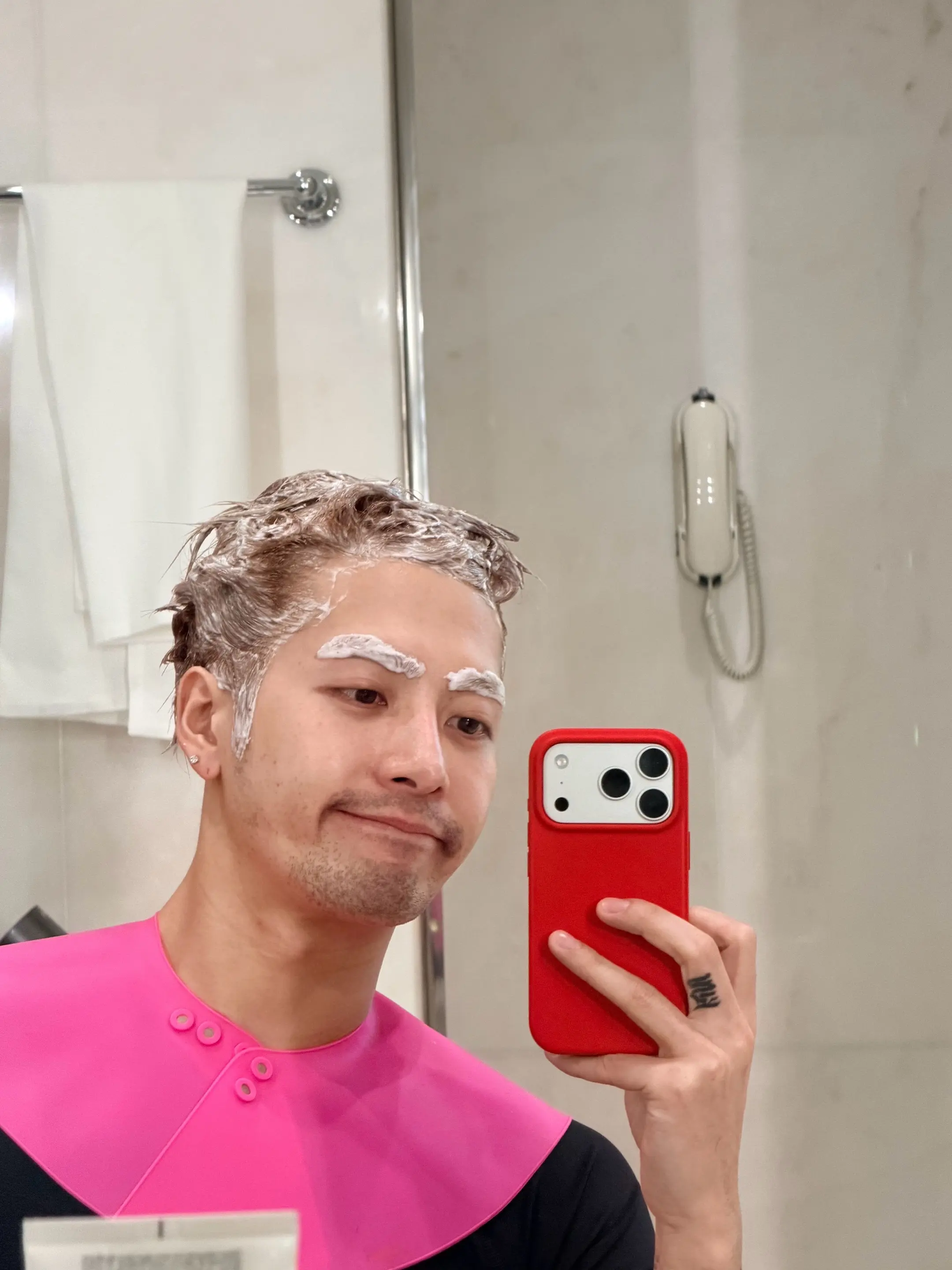 可爱鹅真没把我们当外人浴缸照都发了。什么时候发带自拍的那种哇哈哈哈哈哈