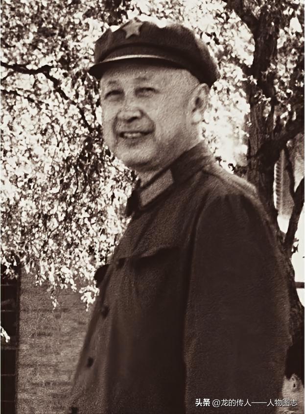 1970年6月，钱学森被任命为国防科委副主任