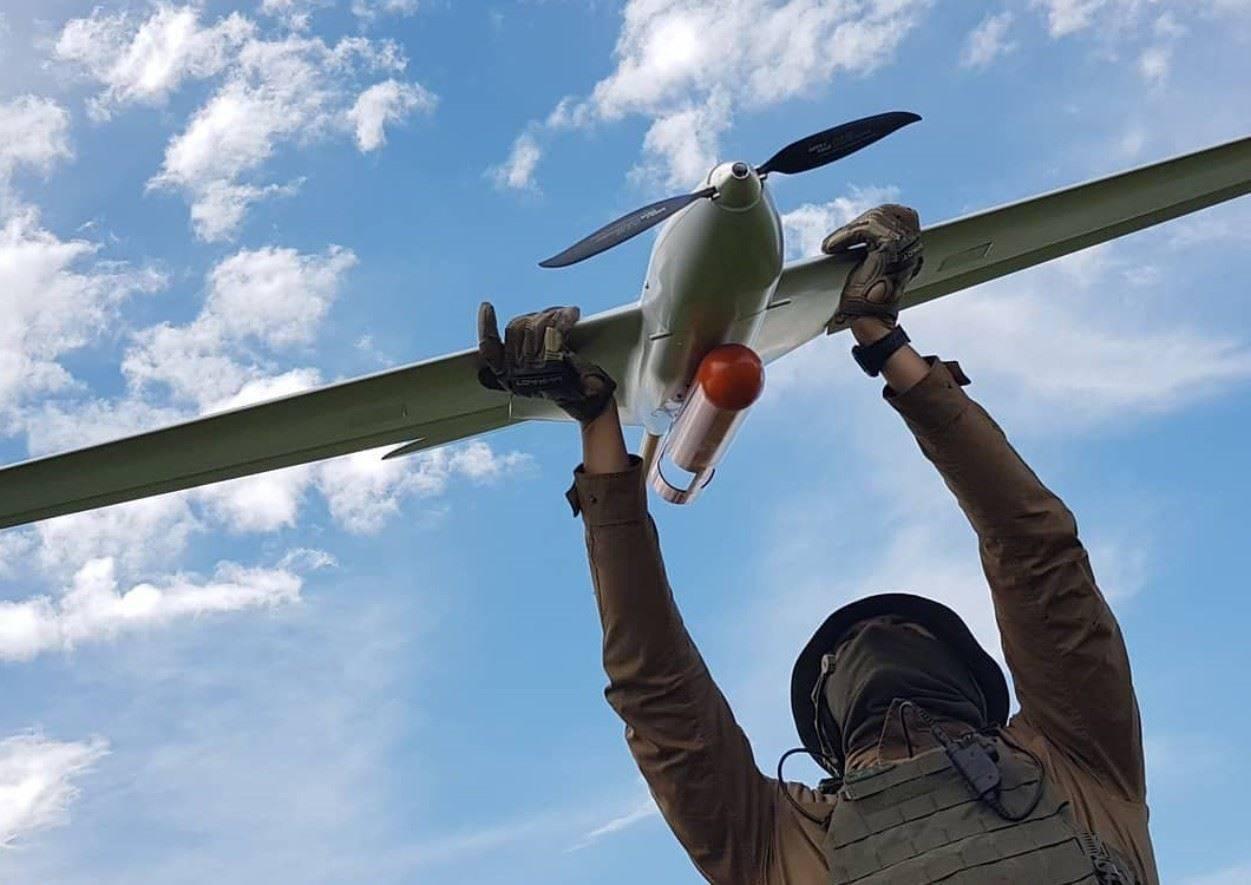 俄军近期接连遭遇重大损失，两架直升机被炸毁，轻型护卫舰被炸沉，反潜机遭打击，这样