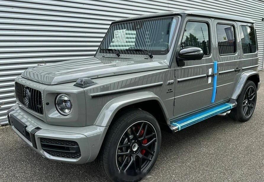 阿拉伯灰/黑 G63 AMG ​​​