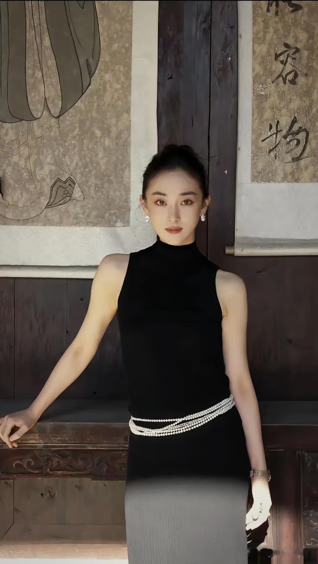 人的一生是万里河山，来往无数过客，有人给山河添色，有人使日月无光，有人改他江流，