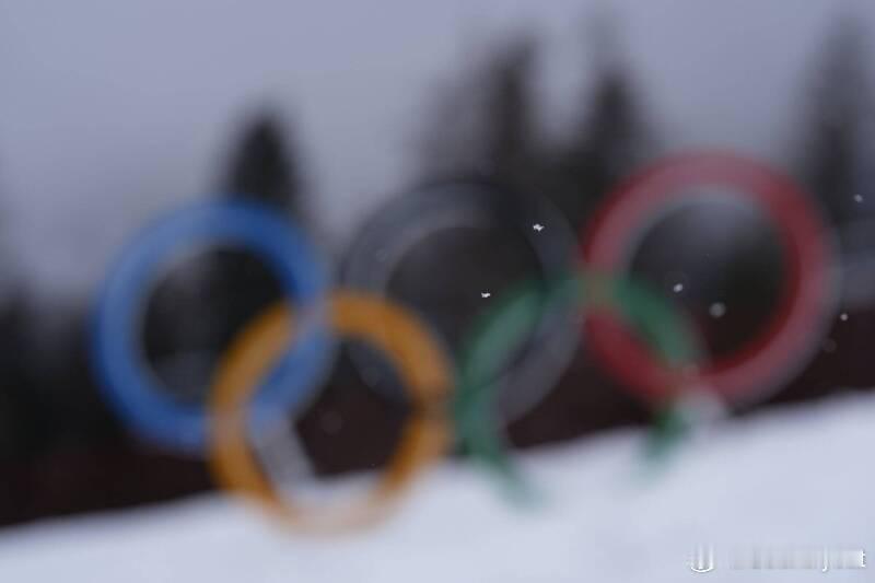 血染冬奥赛区！意大利阿尔卑斯山连环雪崩致3名滑雪者遇难海外新鲜事全民聊冬奥 意大