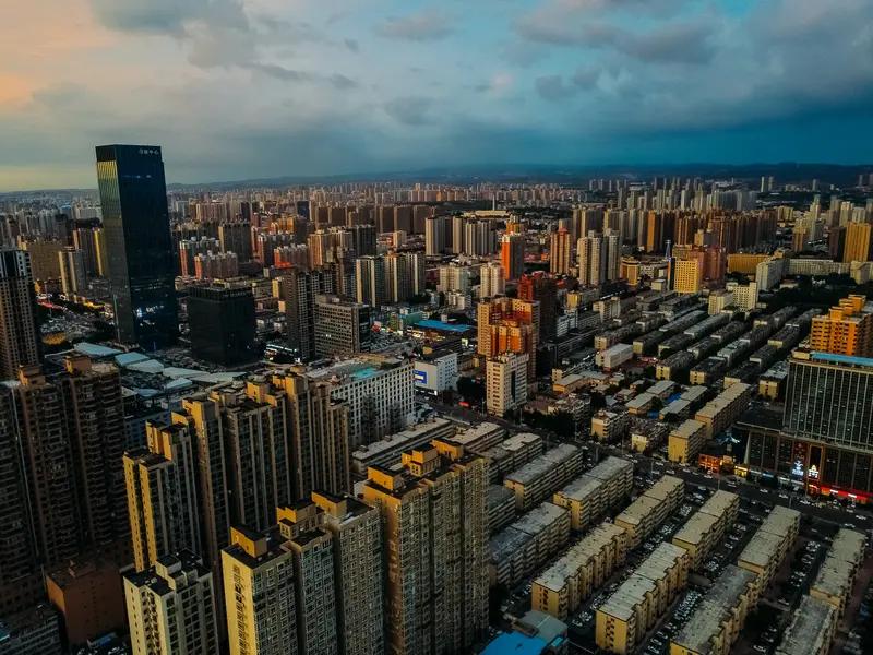 现在在太原买房，几个位置都挺不错。要说热门，那得是小店区。这里是太原的经济中心，