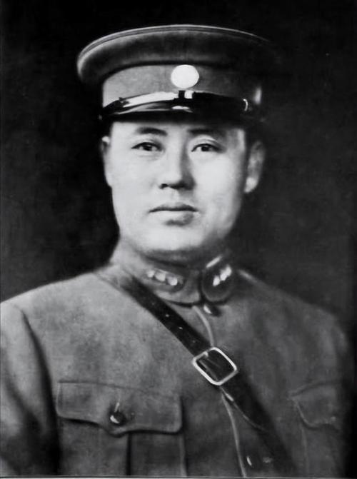 1949年蒋介石派人暗杀傅作义，结果女特务莫名死在床上，这是为何？
 
这件事得