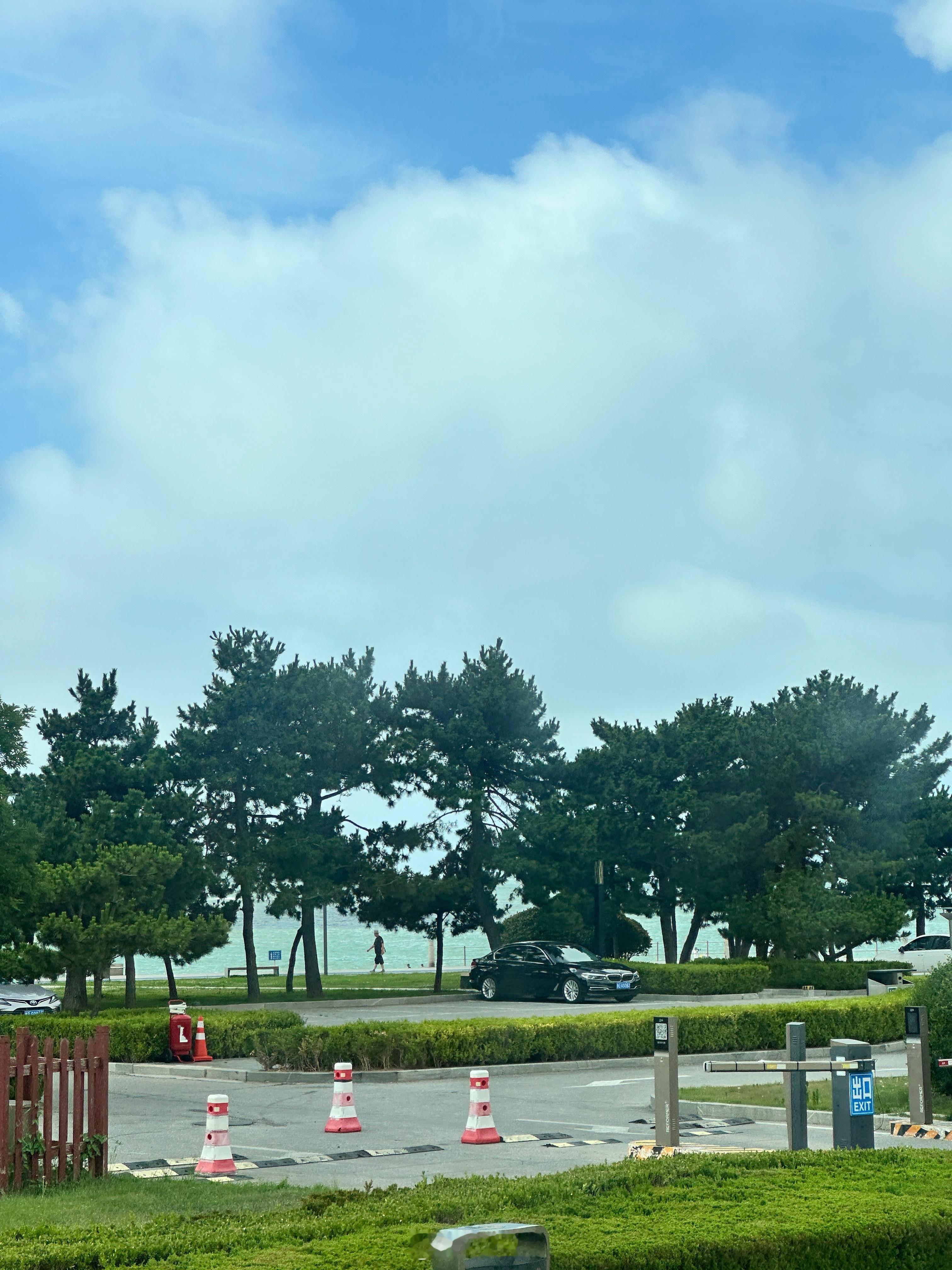 青岛啊，威海啊，这些海边城市，每次来我都感叹真的很适合开房车！事实上也真的超级多