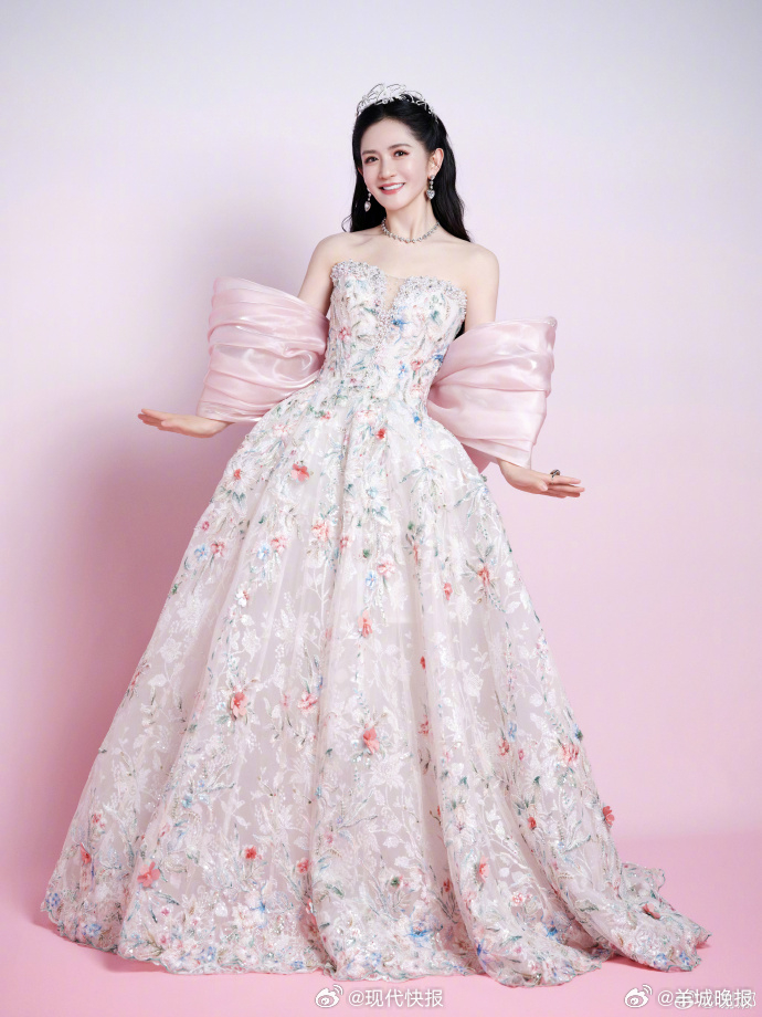 #谢娜公主吹泡泡灵感源自女儿们# 4月19日，分享歌曲《公主吹泡泡》：这首歌由我