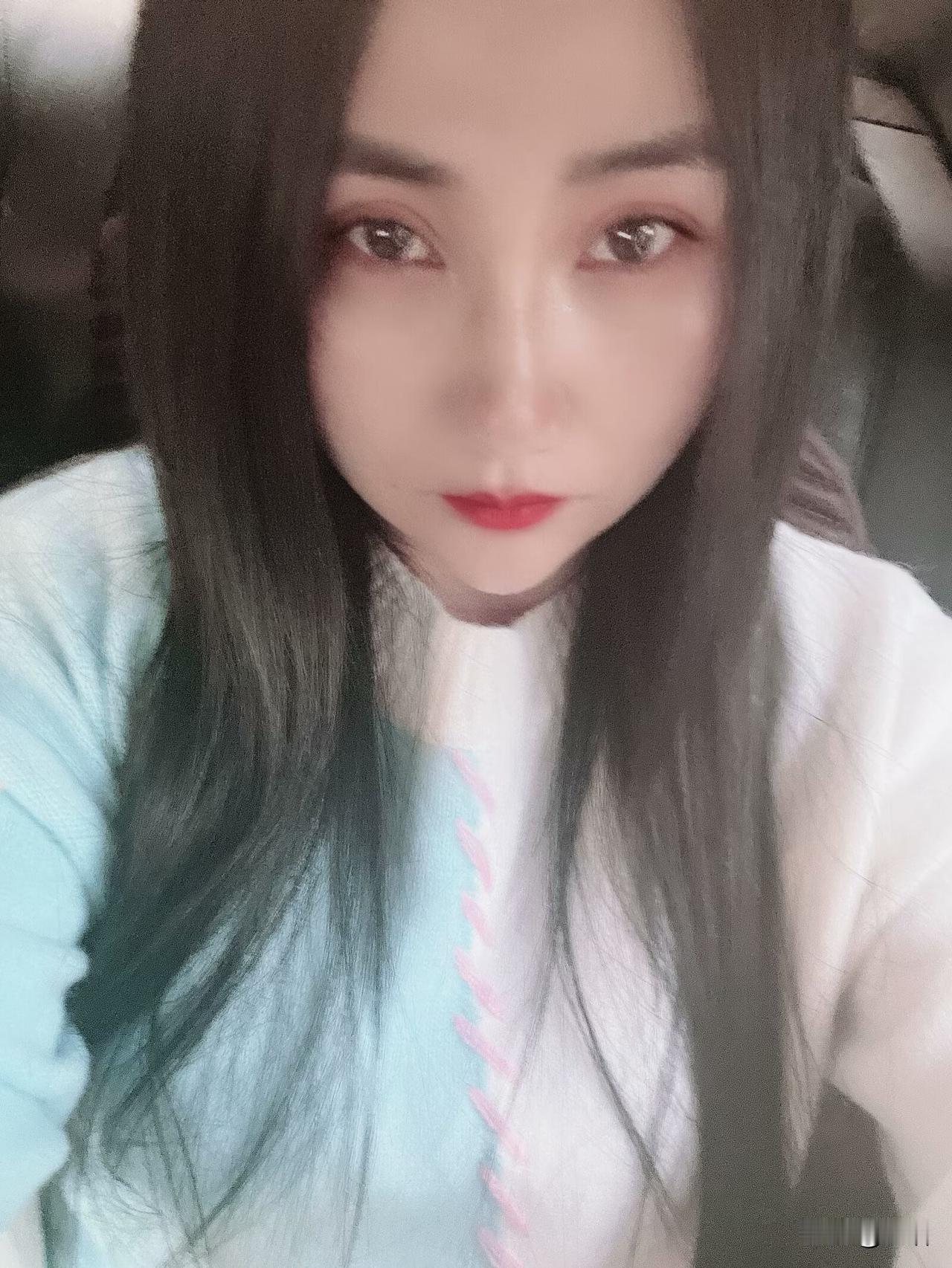 不管男人还是女人都会痛，我们俩都在经历，因为太爱……

首先，你要明白什么是爱，