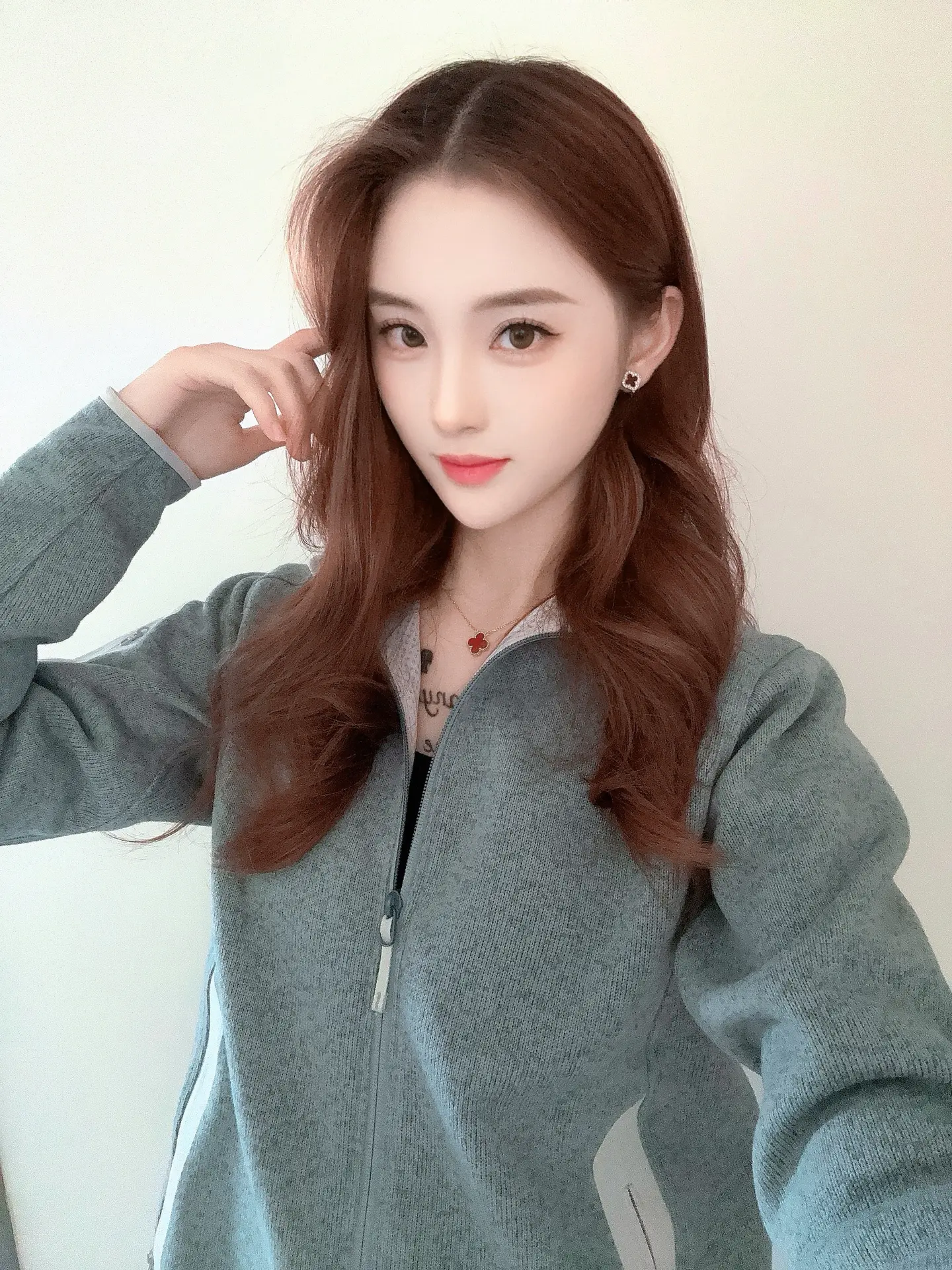 被爱包围的小孩